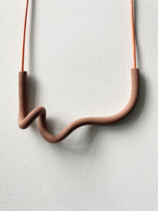 ABEBI BROWN NECKLACE AI