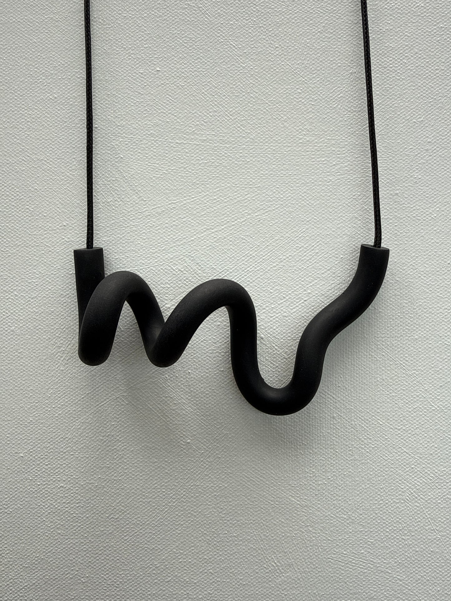 ABEBI BLACK NECKLACE AB06