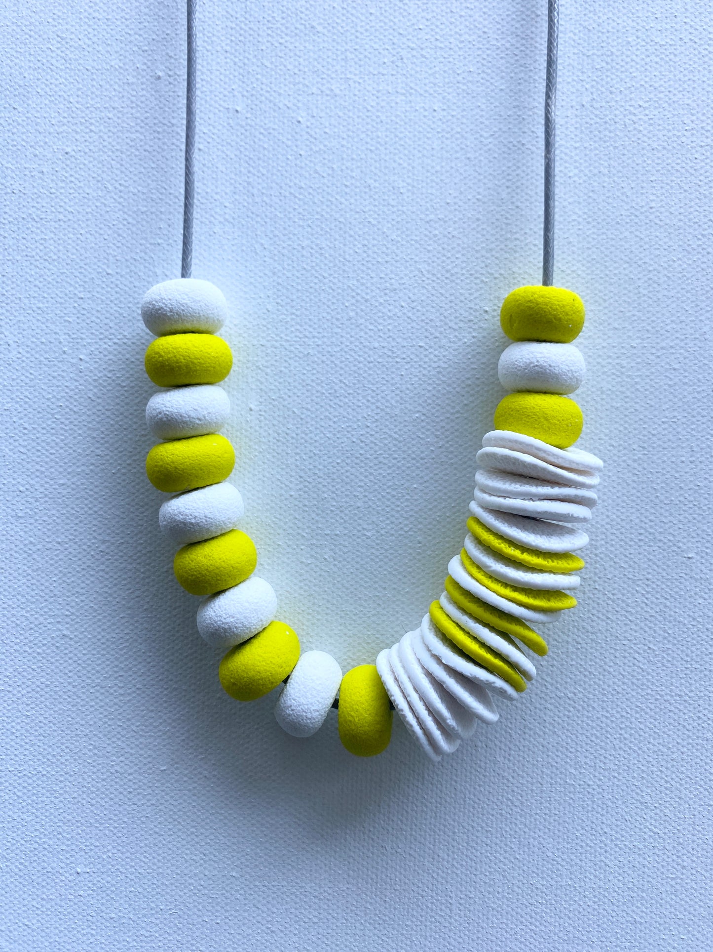 MULA NEON & WHITE NECKLACE DX