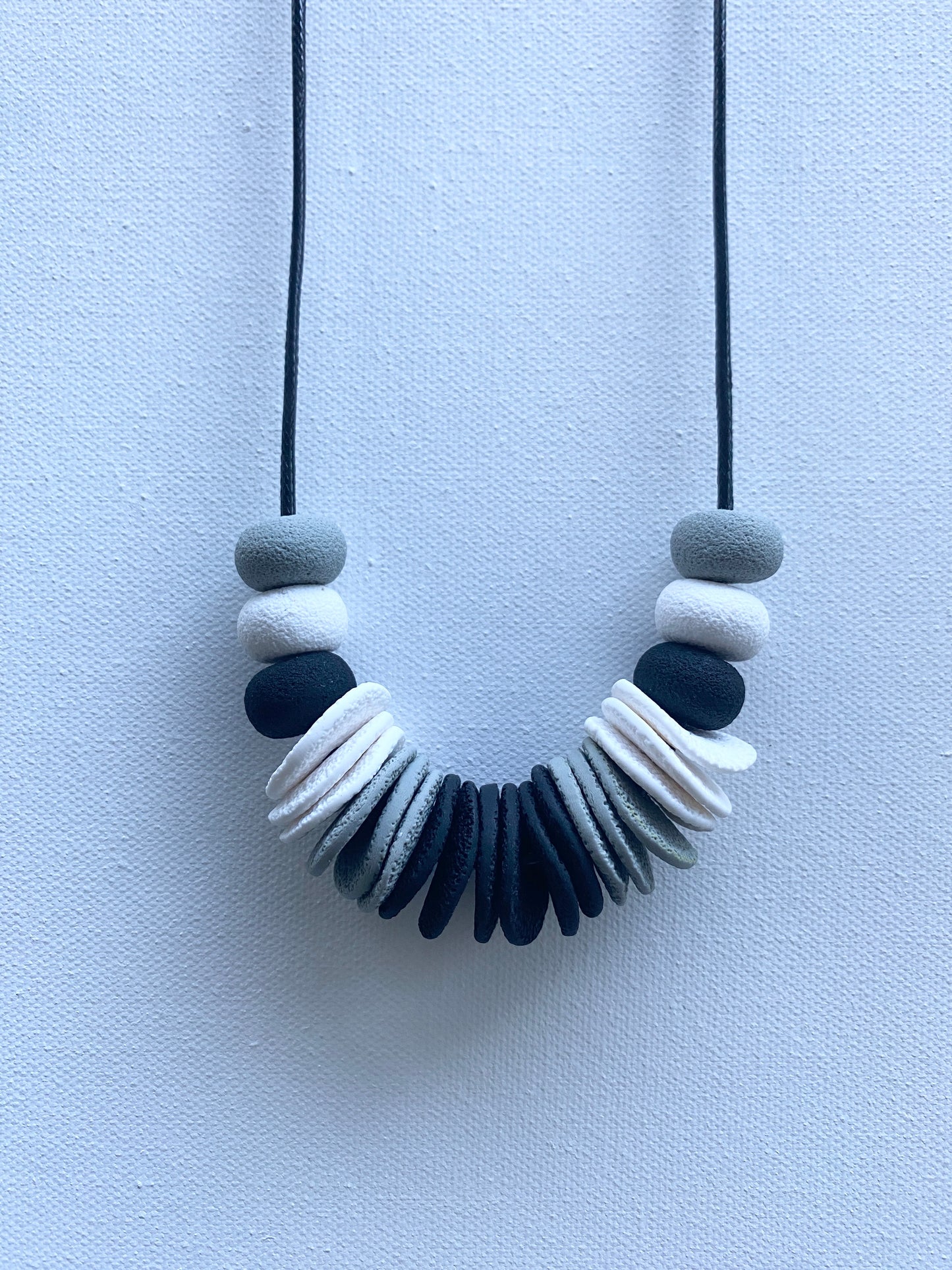 MULA GREY NECKLACE DW P