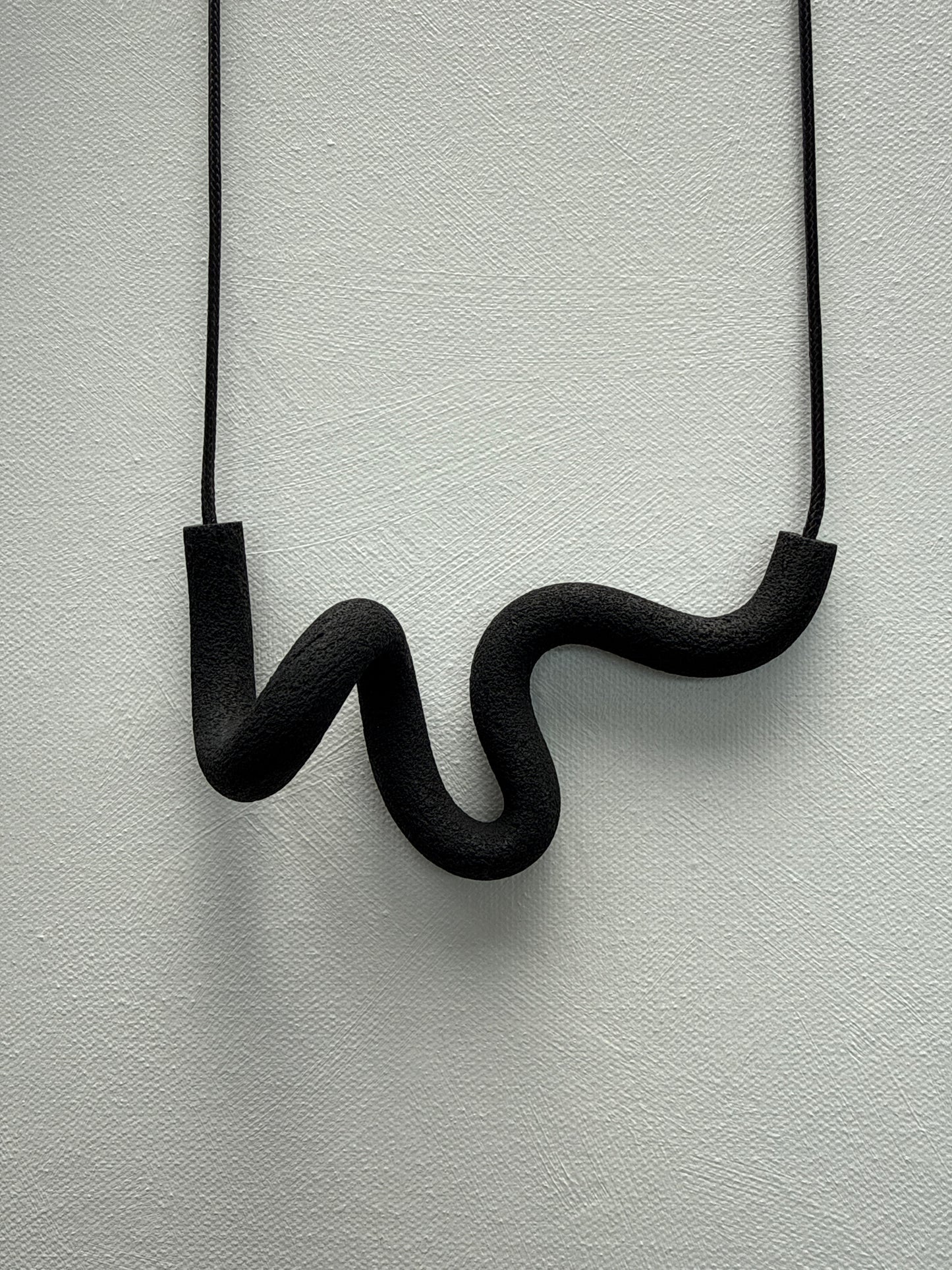 ABEBI BLACK NECKLACE AB01