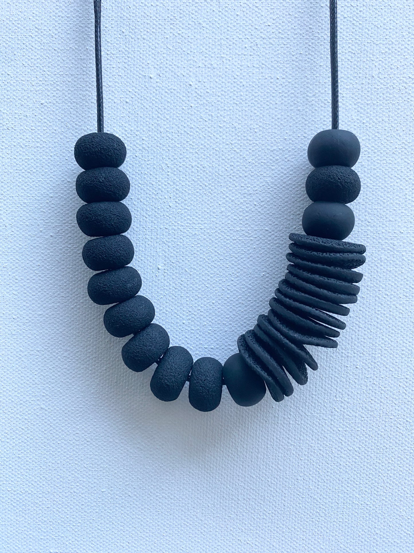 MULA BLACK NECKLACE DY