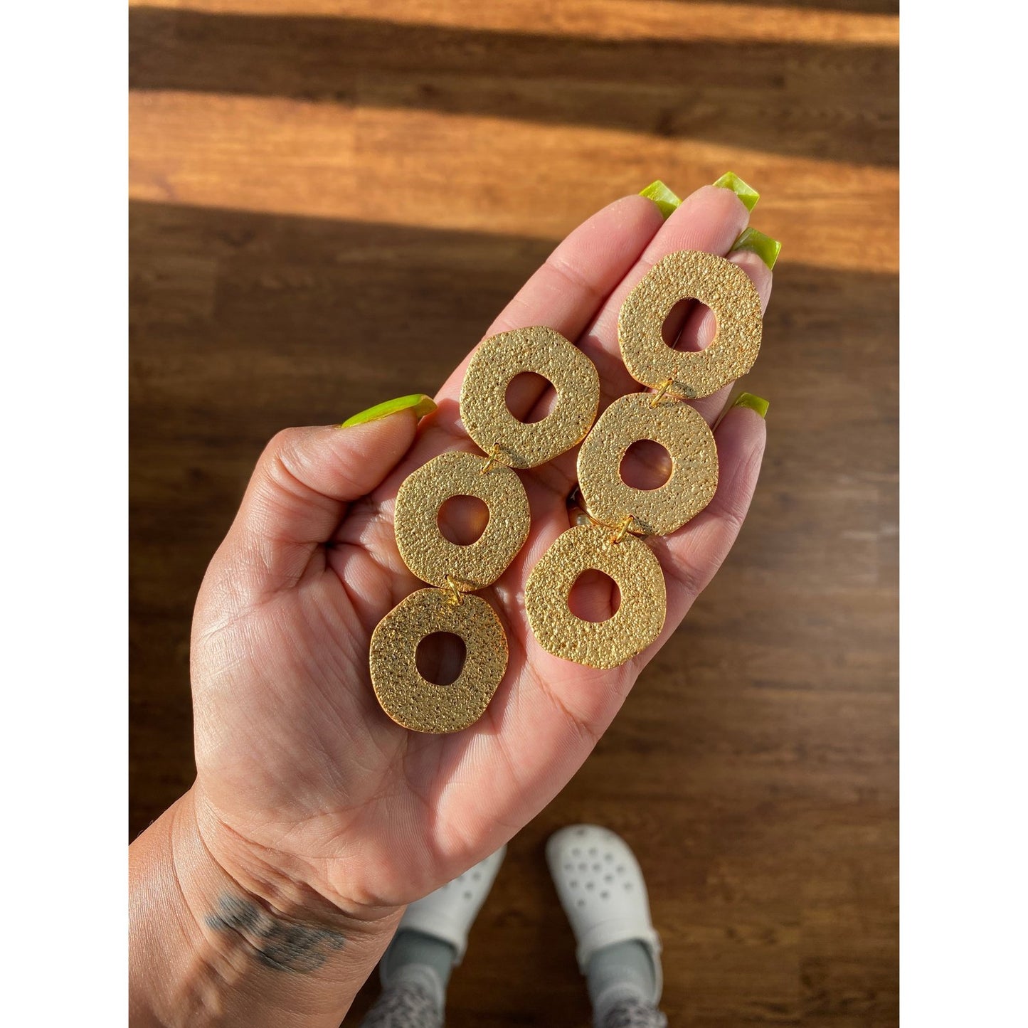 HO’S ~ GOLD P