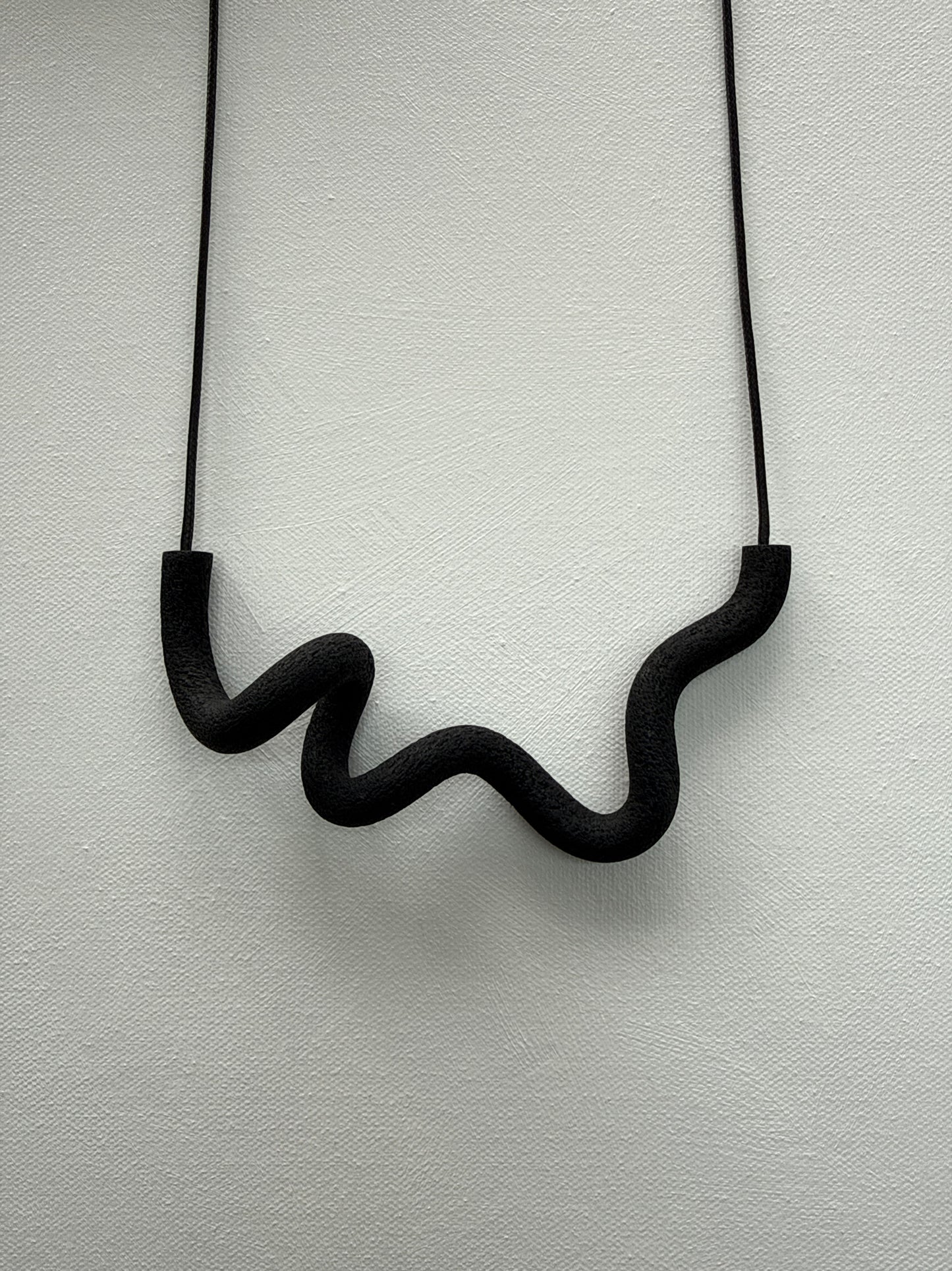 ABEBI BLACK NECKLACE AB03
