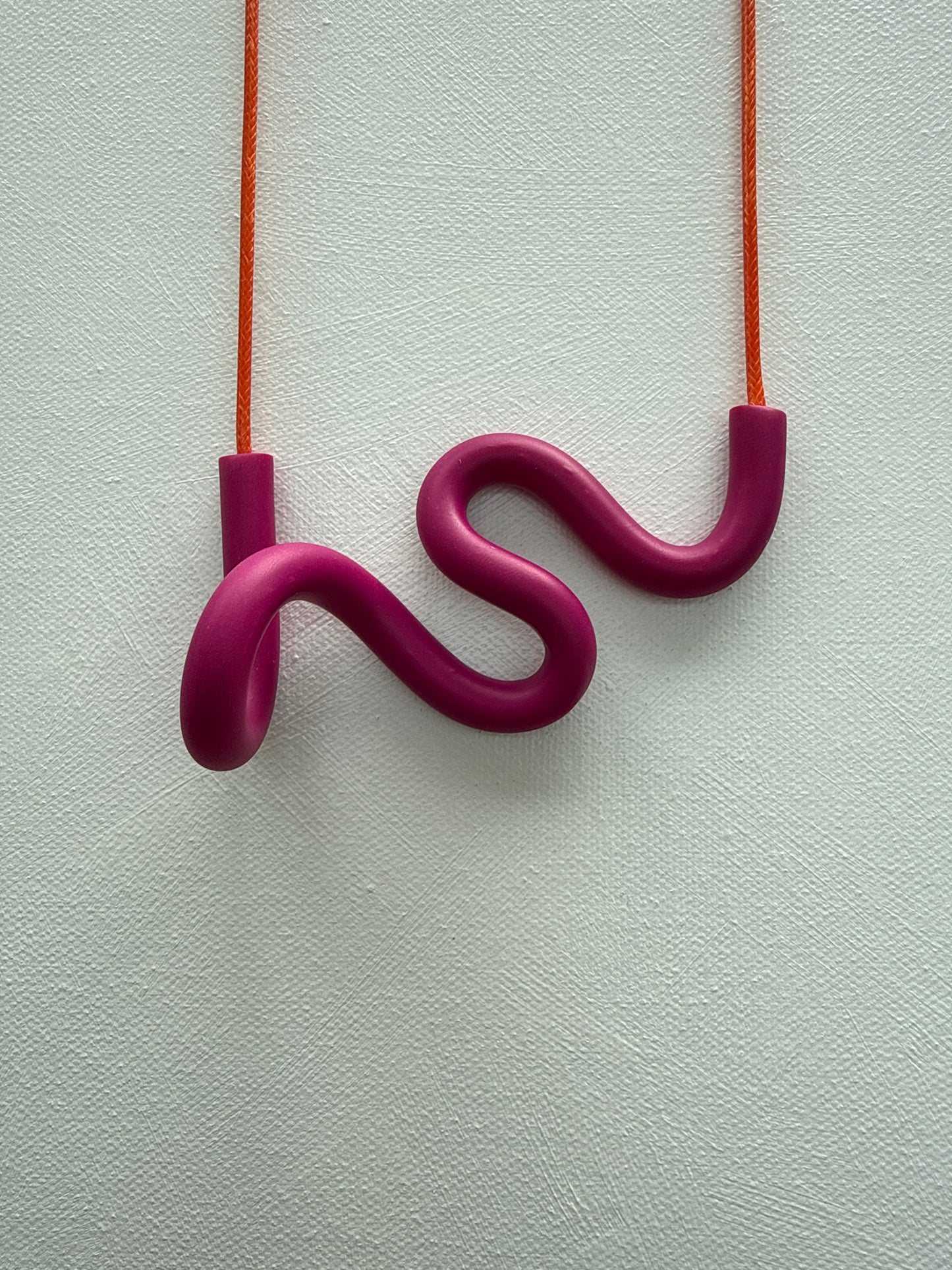 ABEBI MAGENTA NECKLACE AM01