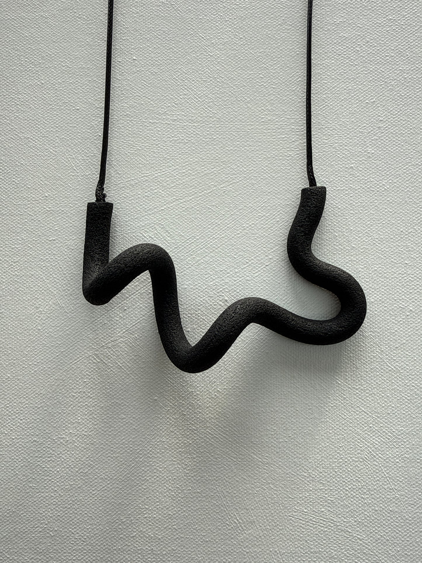 ABEBI BLACK NECKLACE AB05