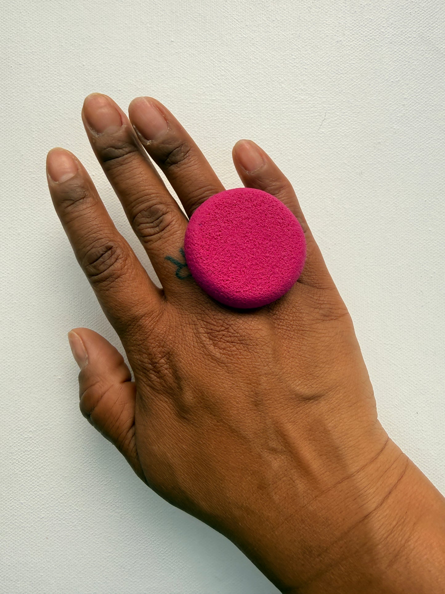 RUCKUS ADJUSTABLE MAGENTA PINK RING ~ 7